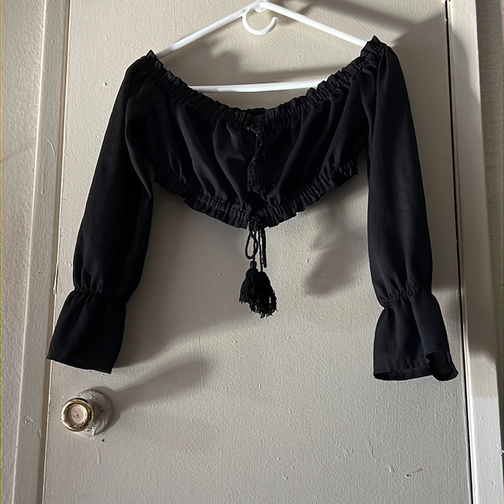 🌼FOR BUNDLE ONLY🌼
Love+harmony off shoulder black top 🌼